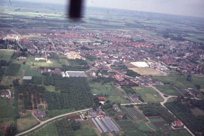Luchtfoto Elst-Zuid rond 1975