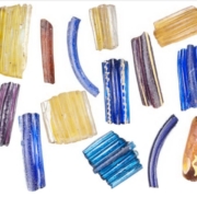 Fragmenten van glazen armbanden uit de ijzertijd, gevonden in Lent.