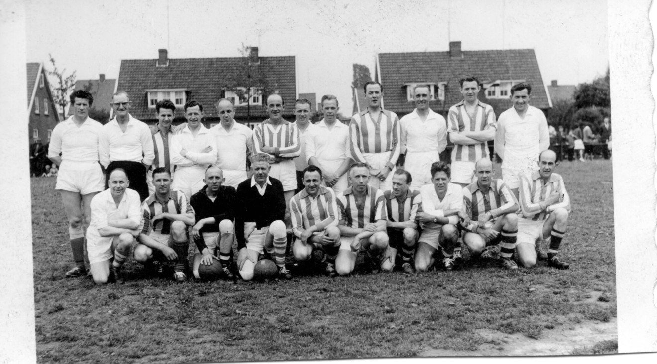 Voetbal met Koninginnedag 1956